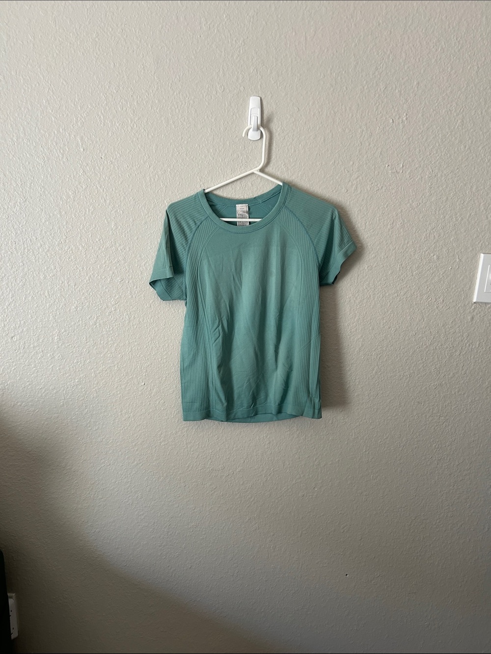 Old Navy Short Sleeve Active Tee in Teal Green